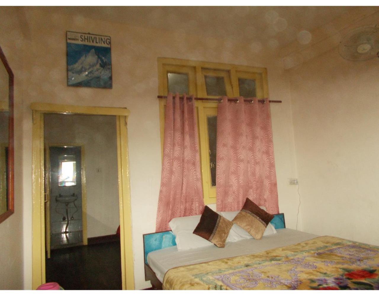Hotel Green View Мусори Екстериор снимка